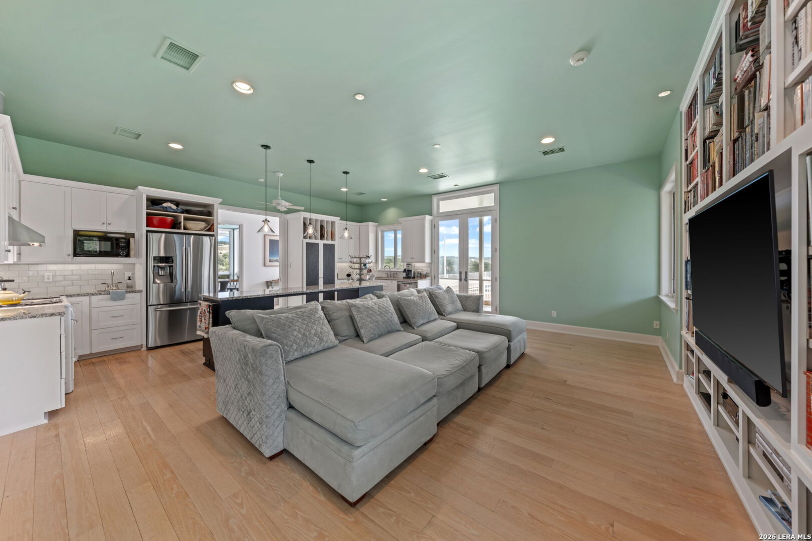 main property photo 14