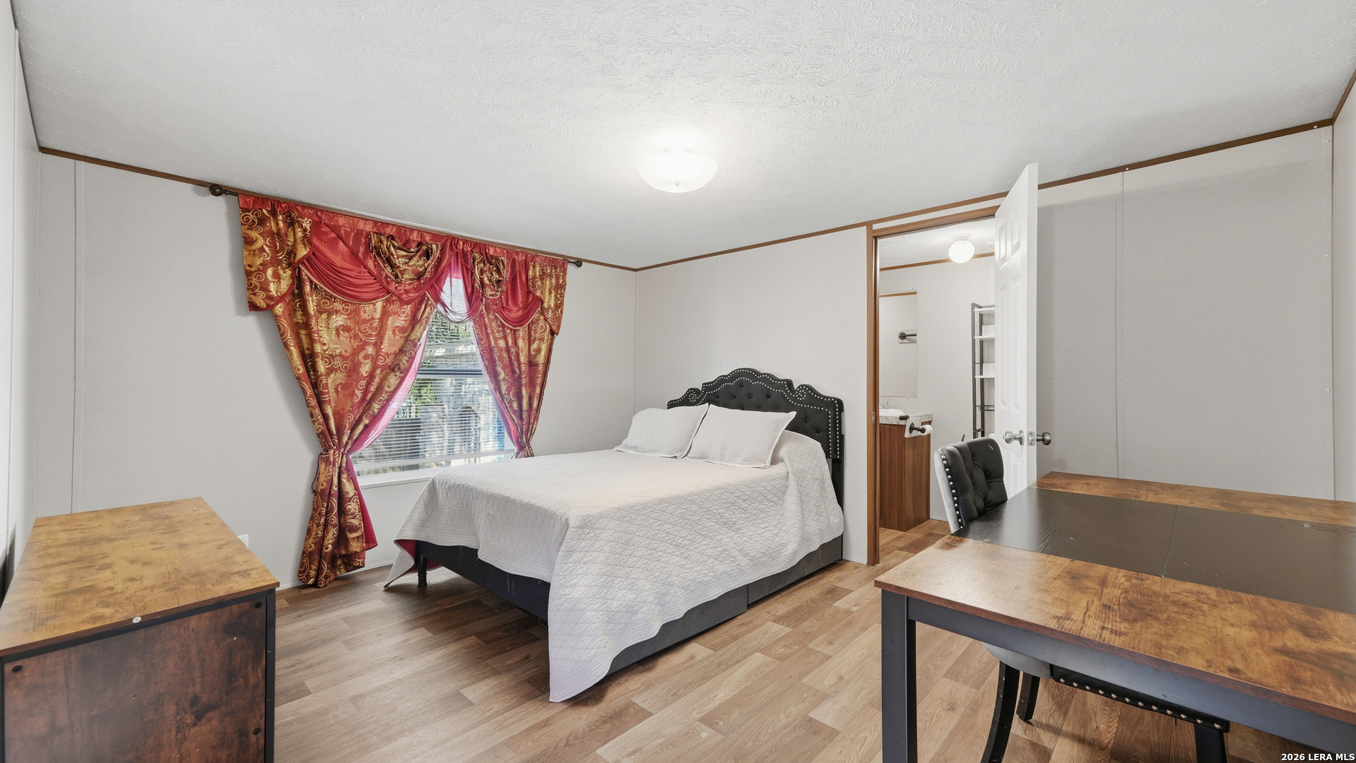 main property photo 16