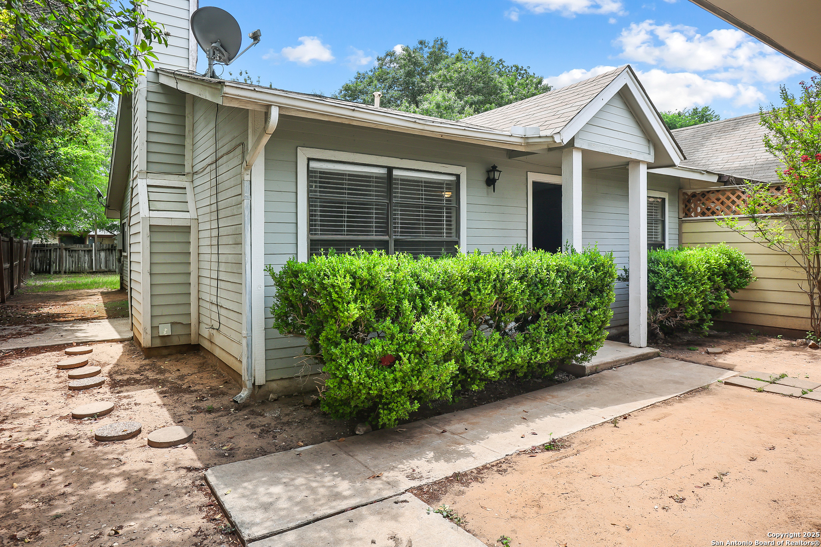 main property photo 4