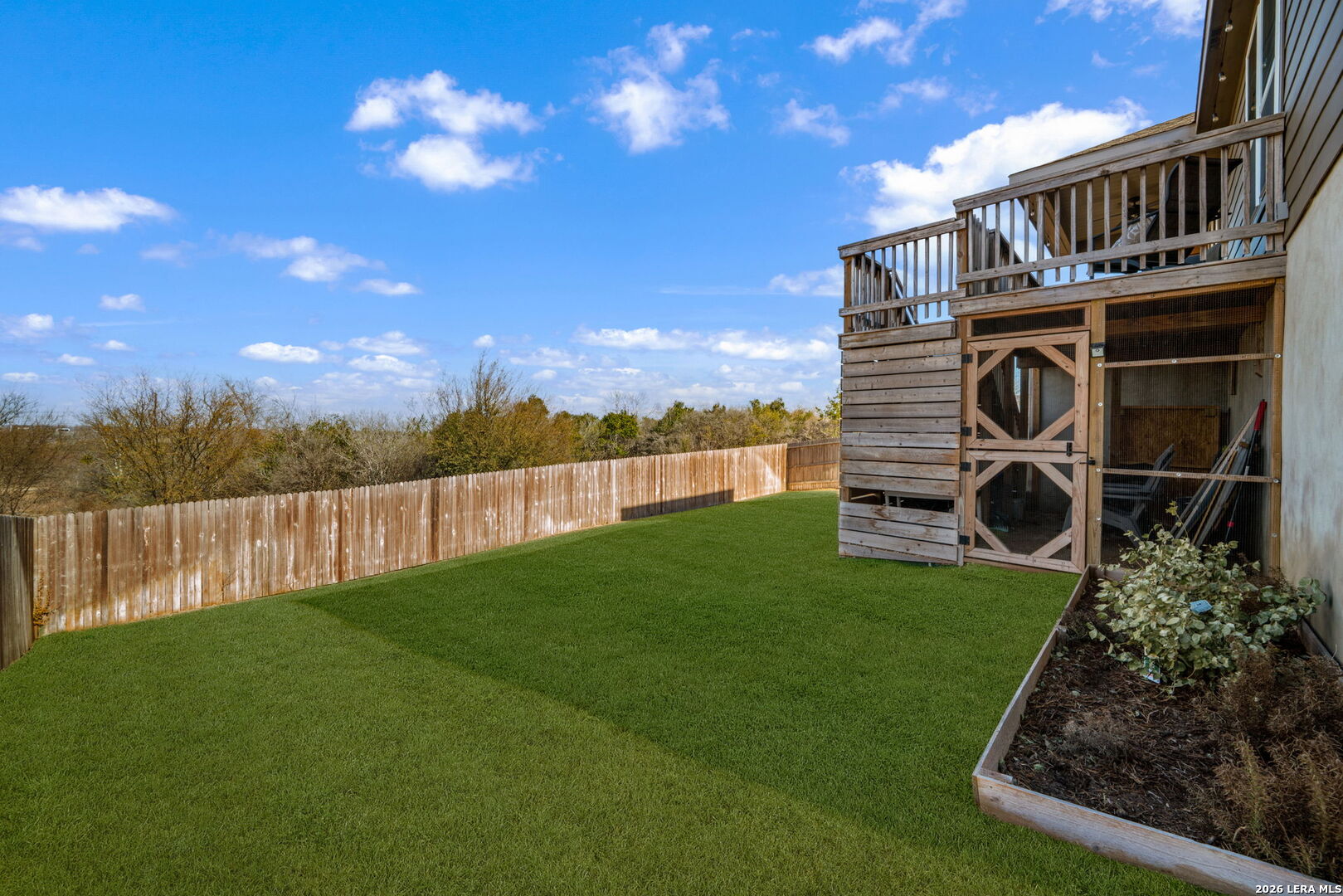 main property photo 28