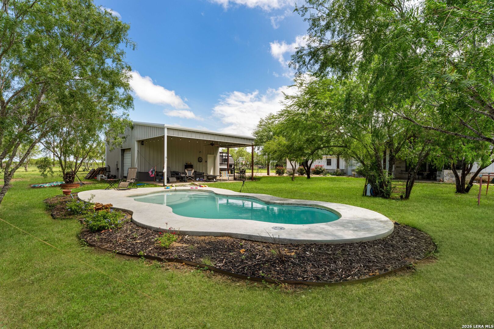 main property photo 32