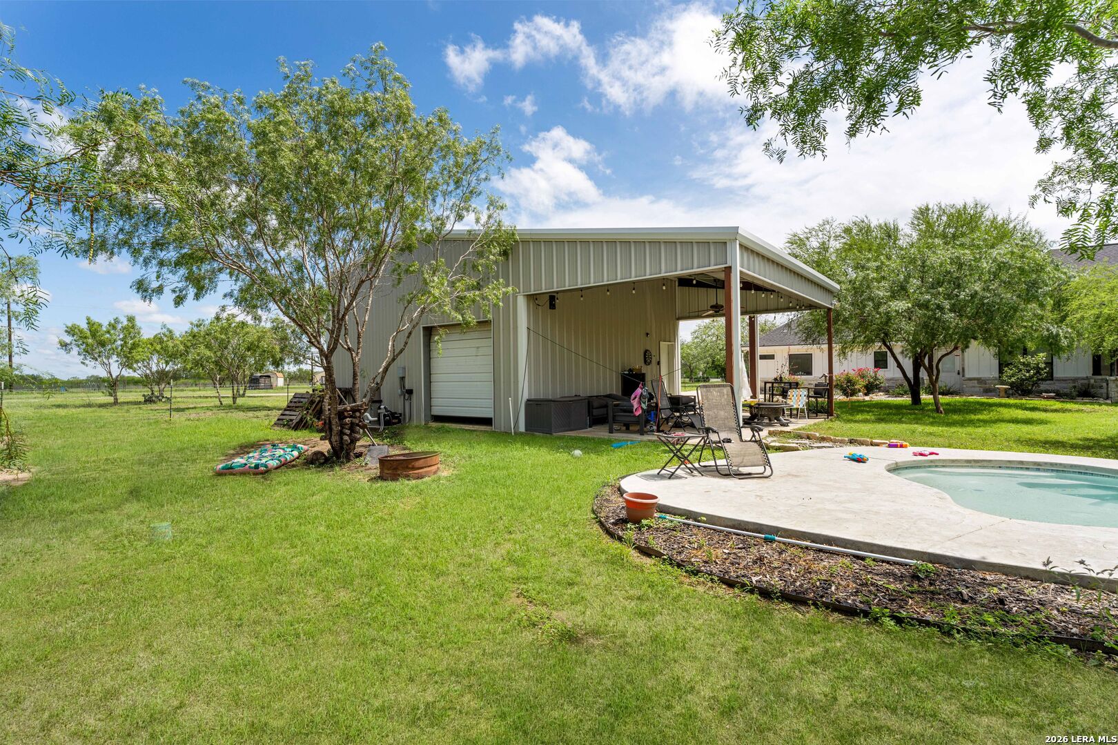 main property photo 33