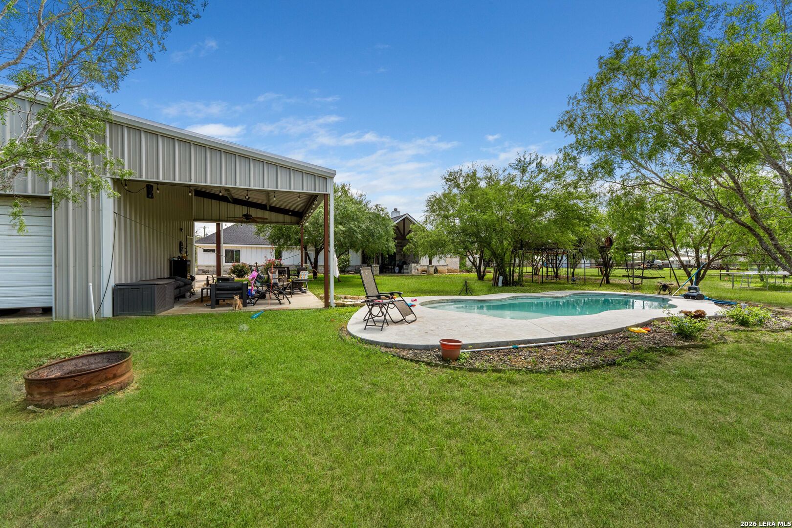main property photo 34