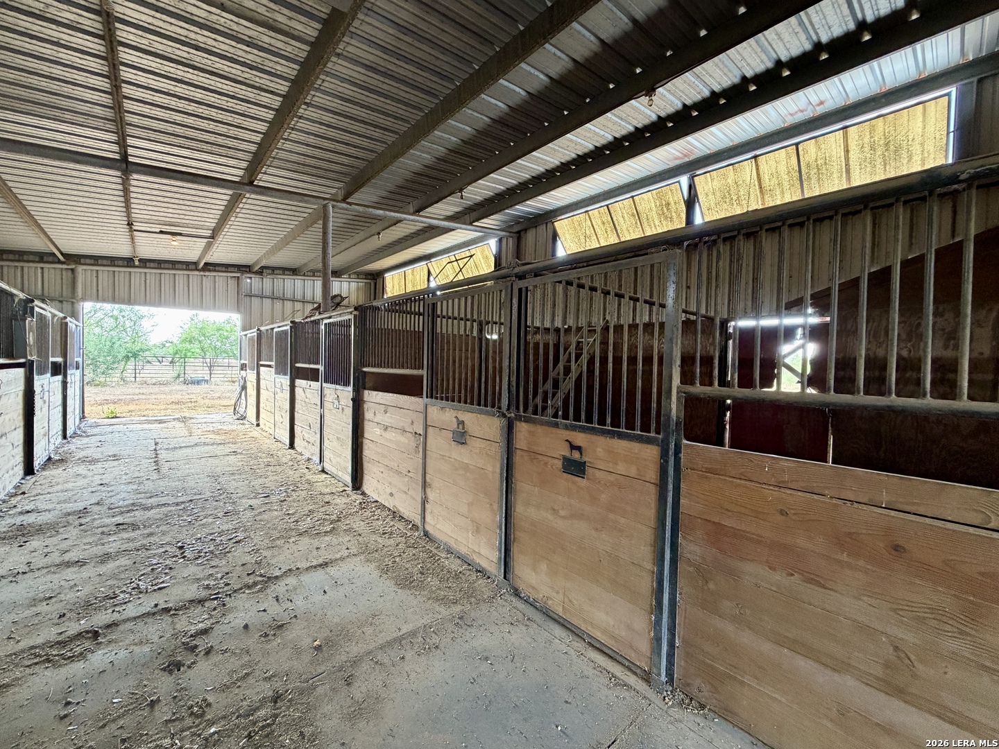 main property photo 25