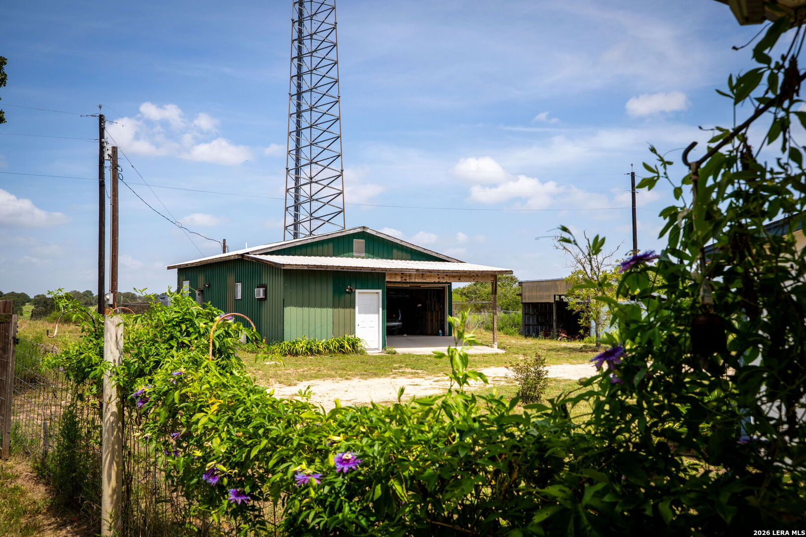 main property photo 10