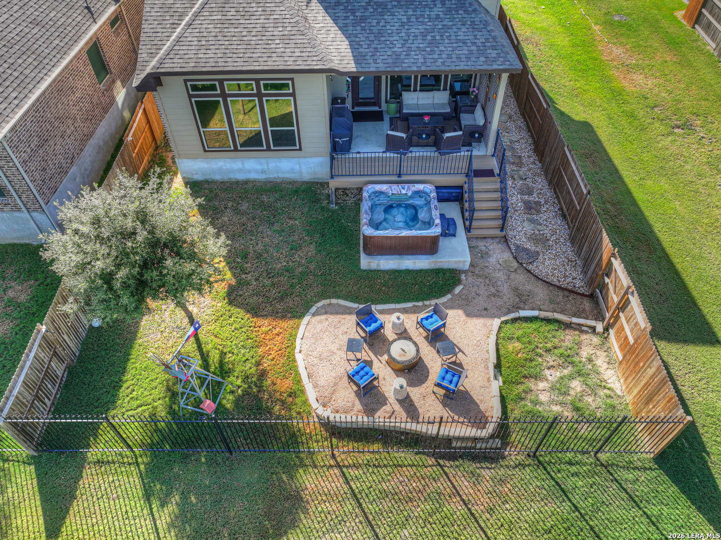 main property photo 45