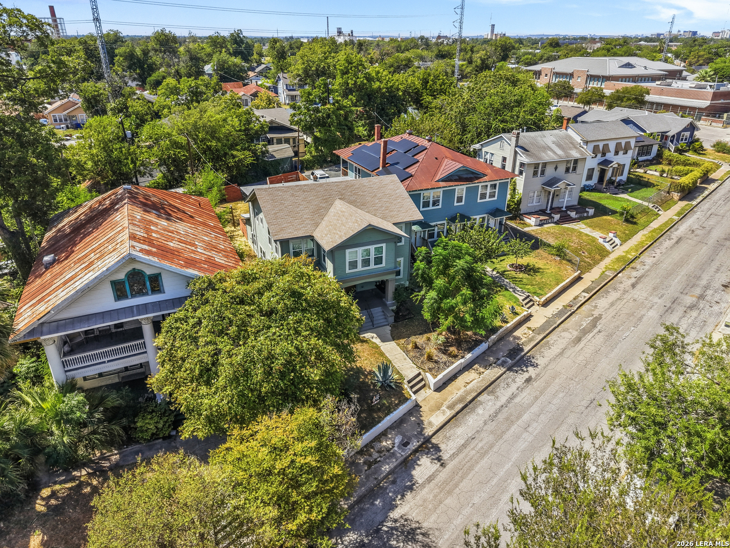 main property photo 28