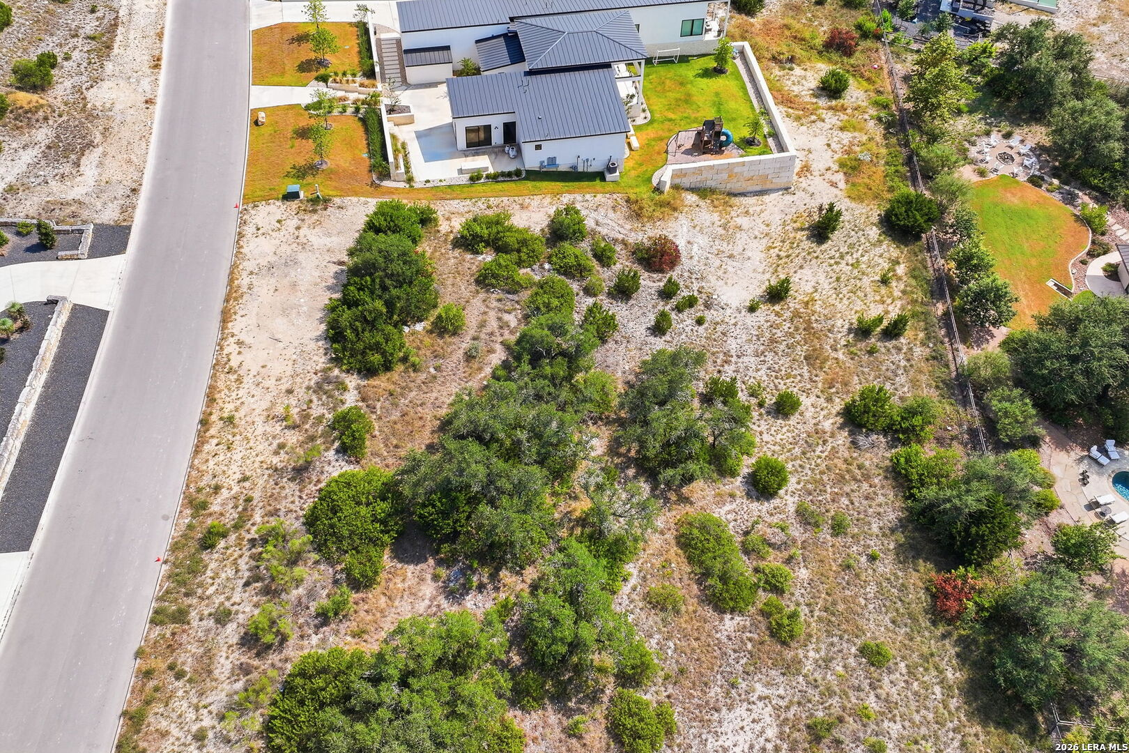main property photo 14