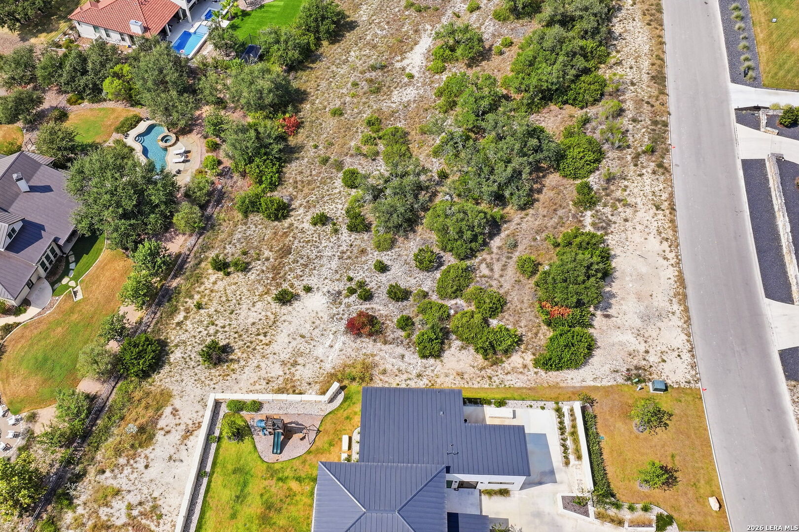 main property photo 24