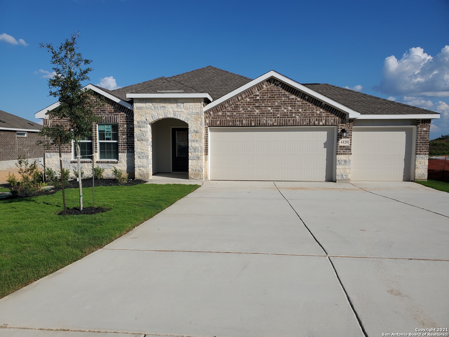 main property photo 0