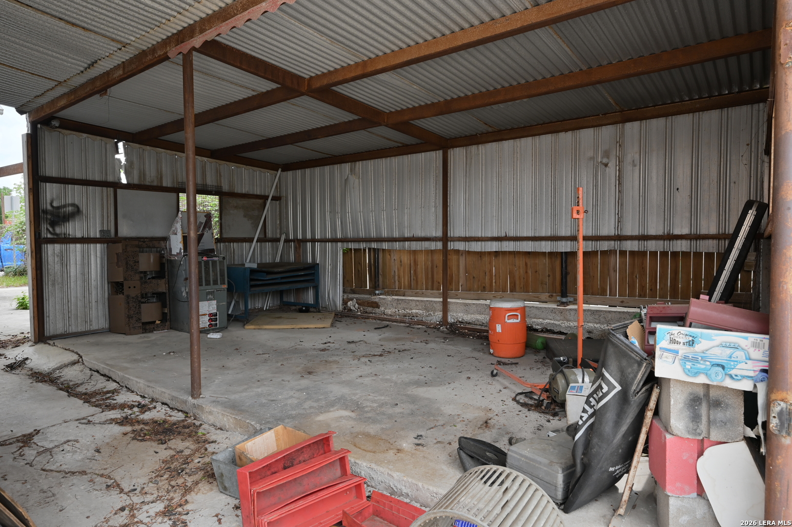 main property photo 23