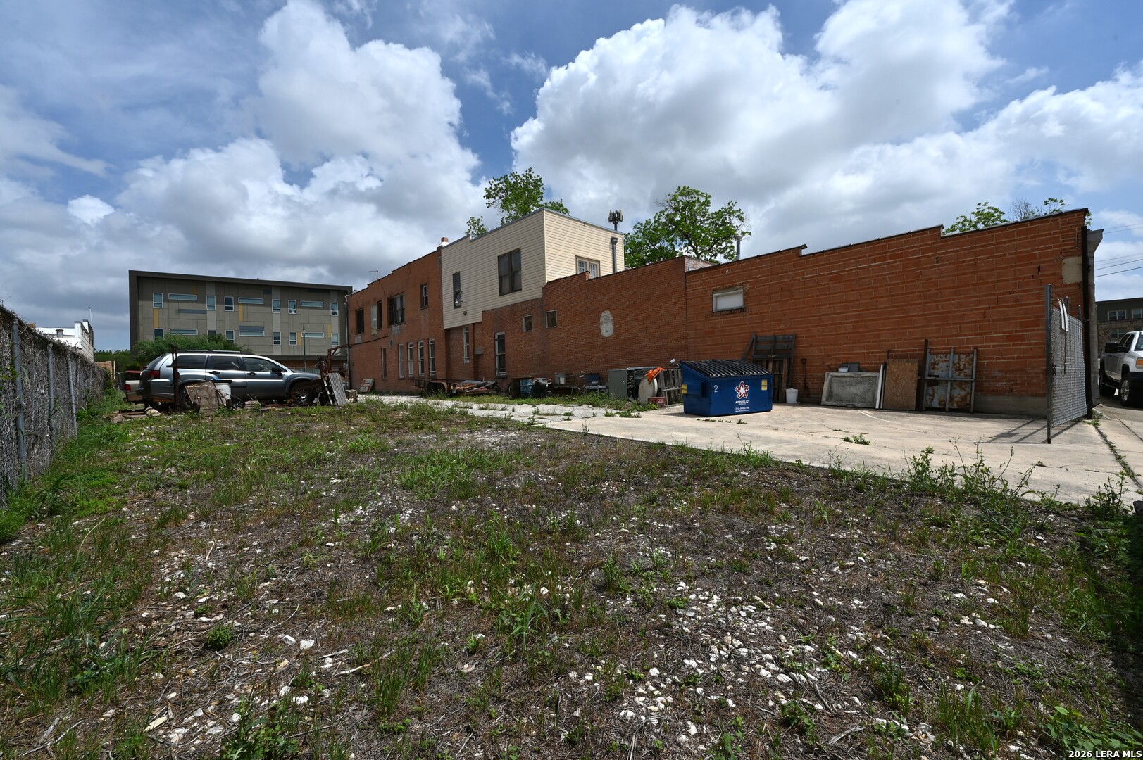 main property photo 33