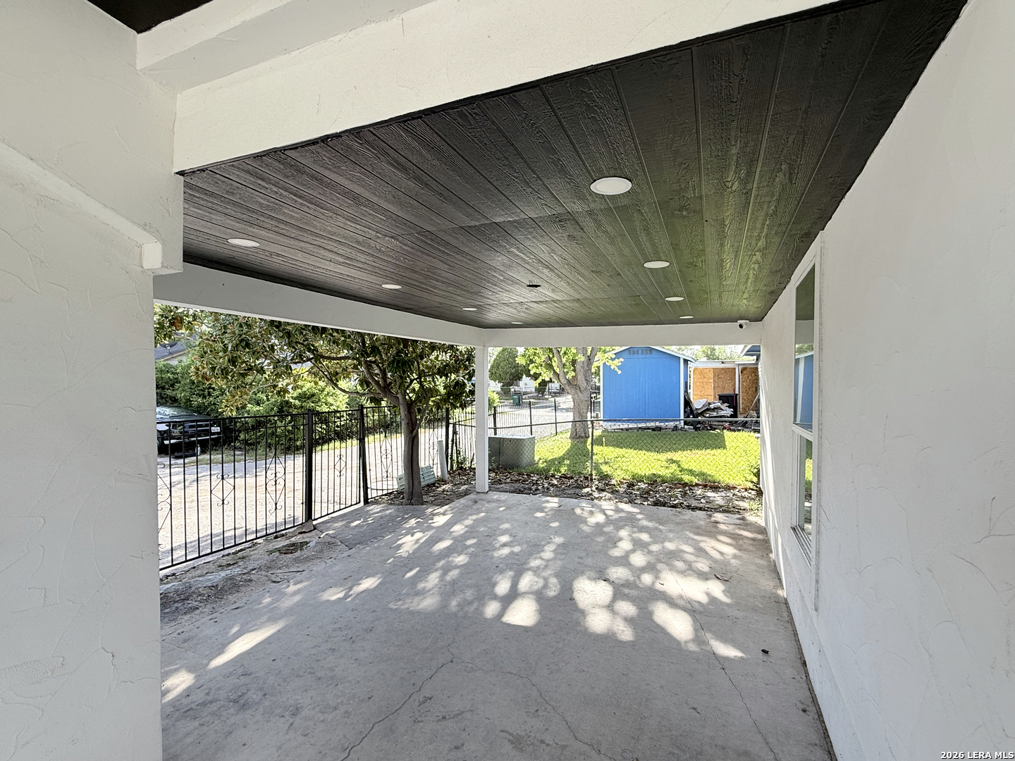 main property photo 18