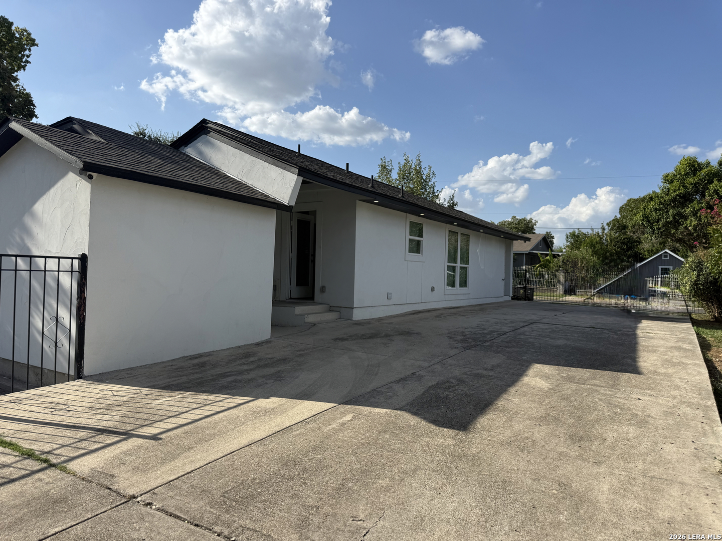 main property photo 20