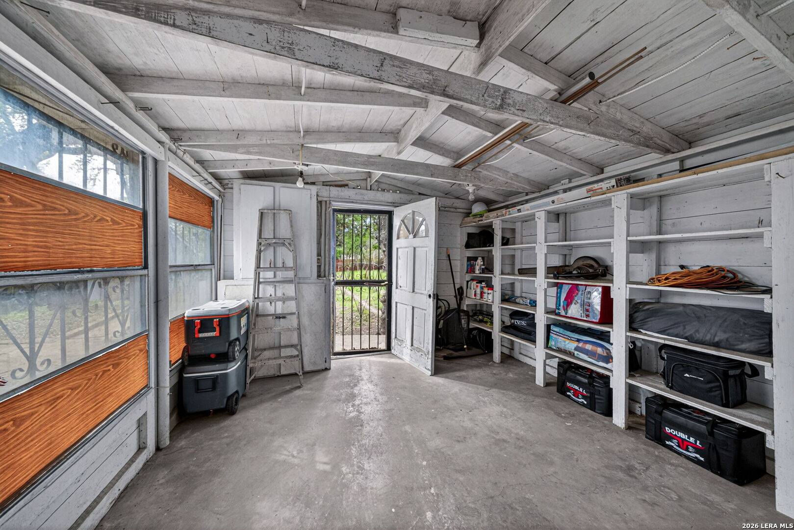 main property photo 41