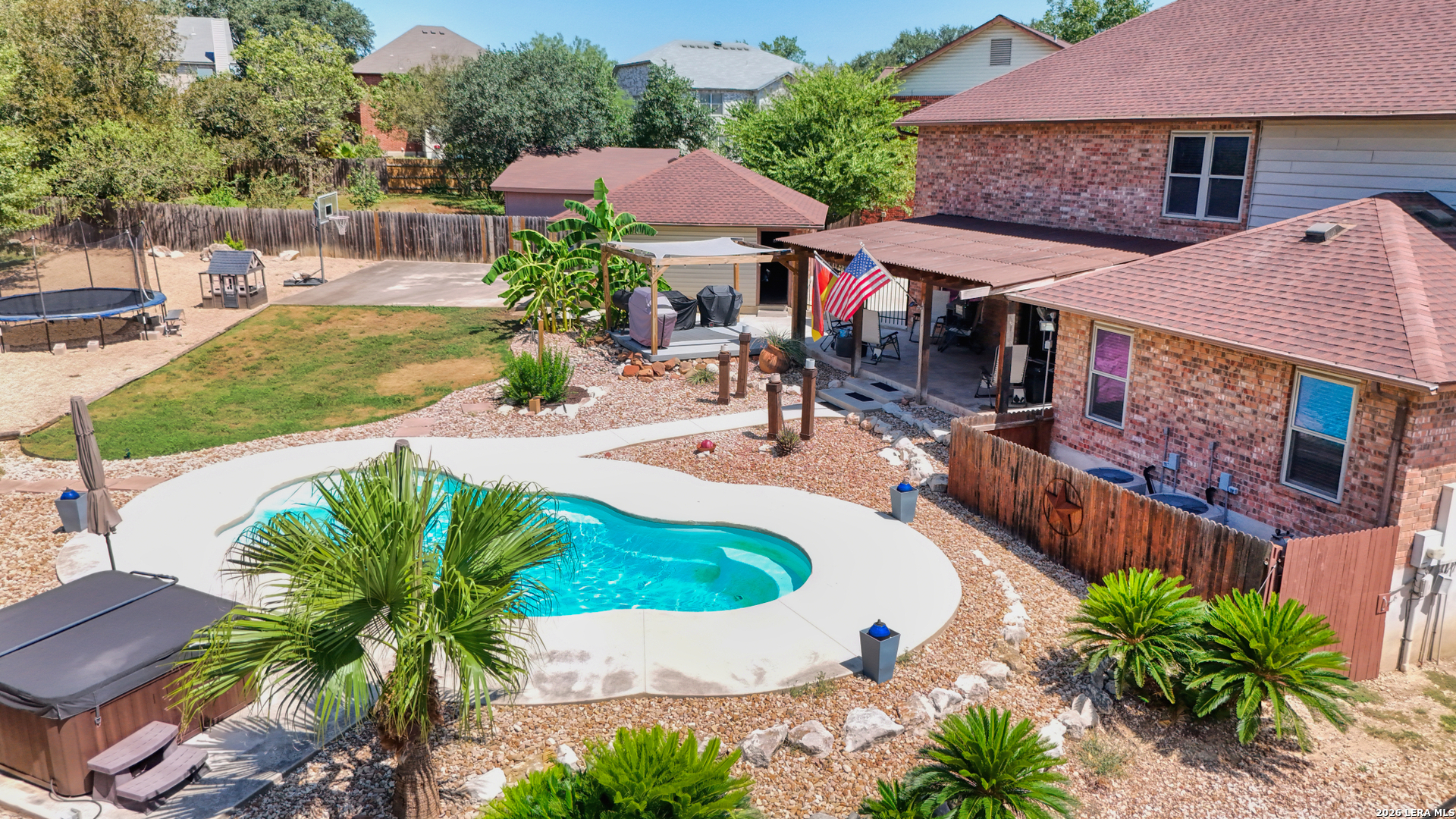 main property photo 3