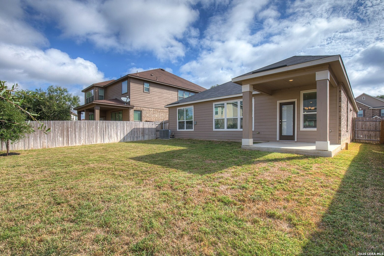 main property photo 18