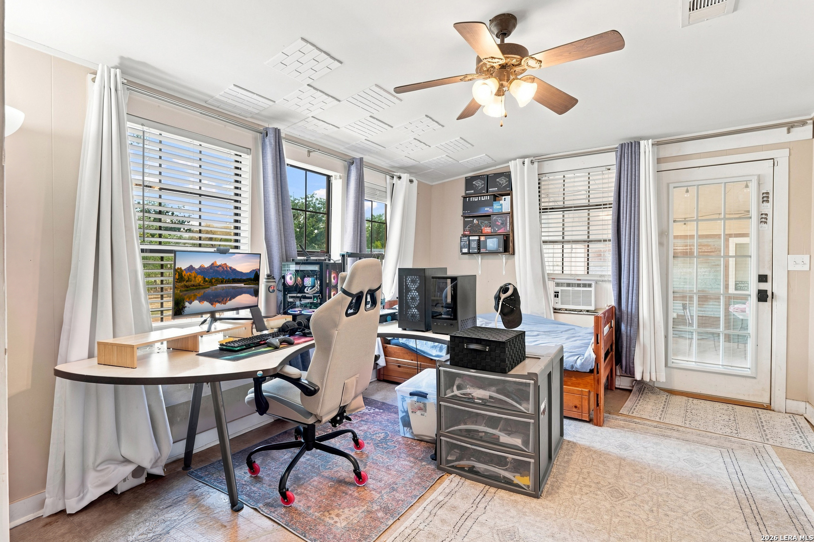 main property photo 18