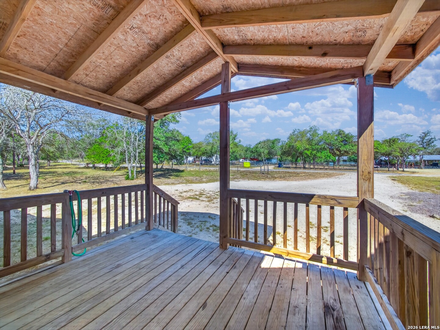 main property photo 28