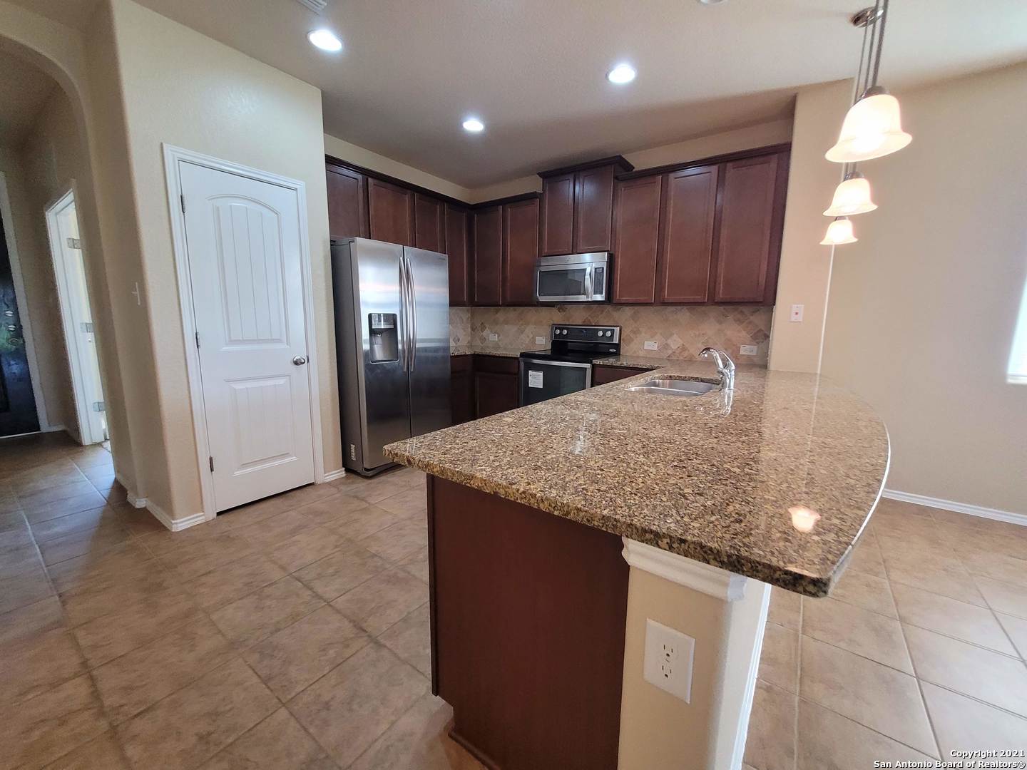 main property photo 7