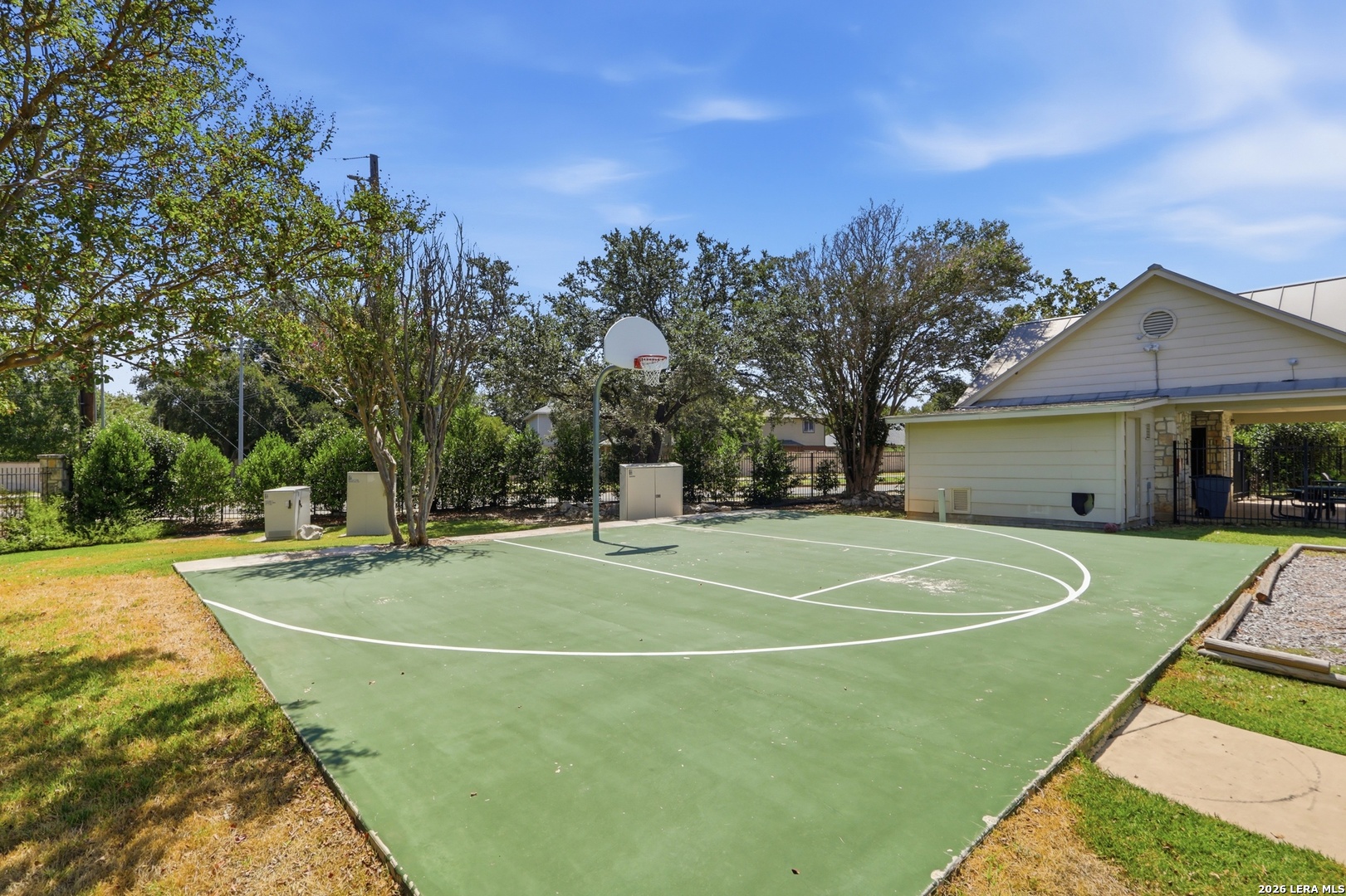 main property photo 50