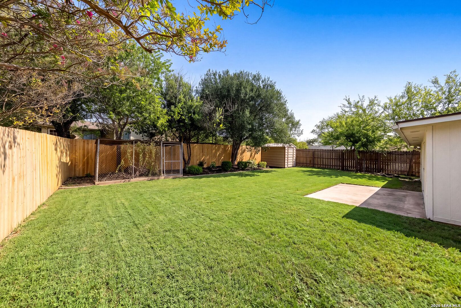 main property photo 40