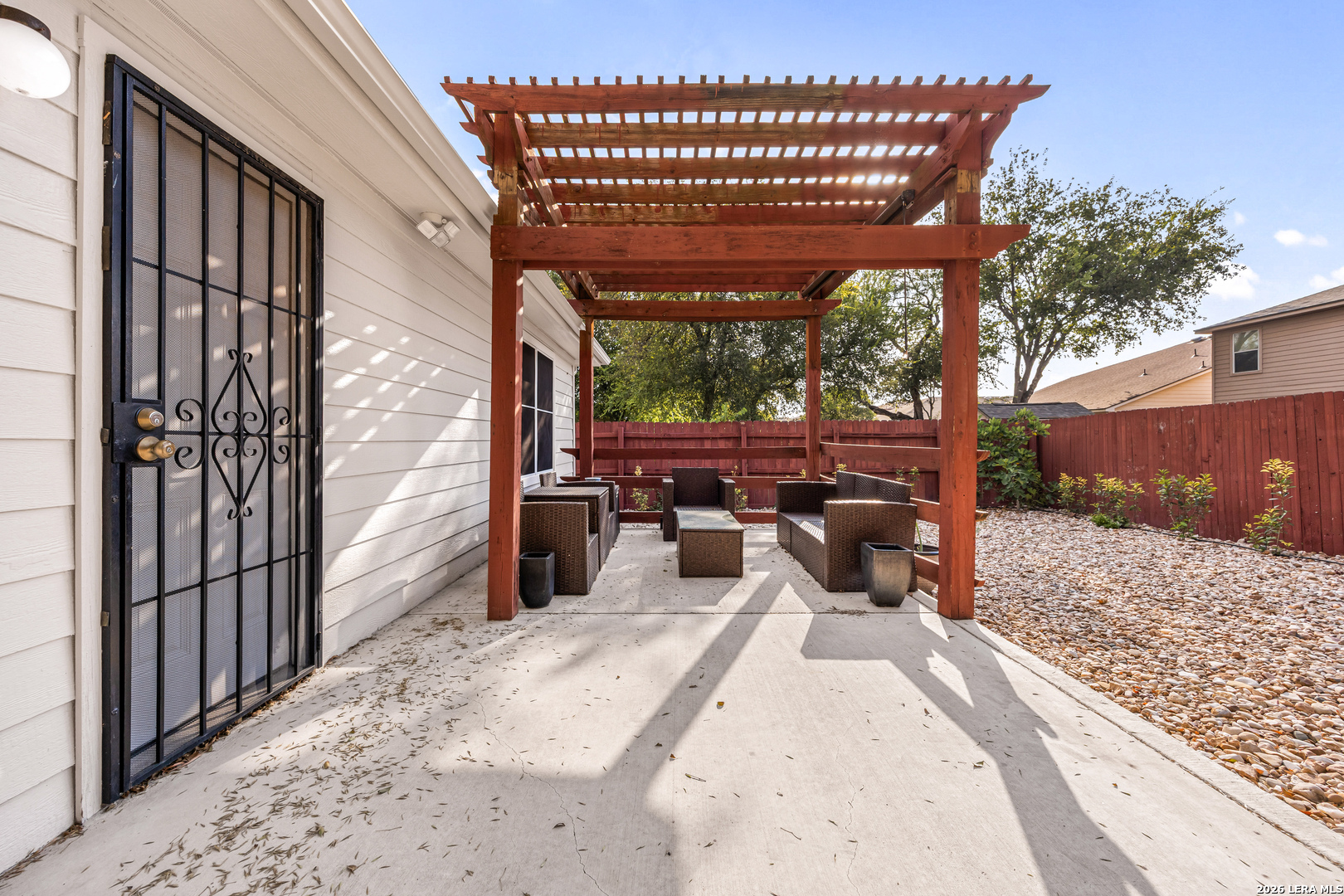 main property photo 27