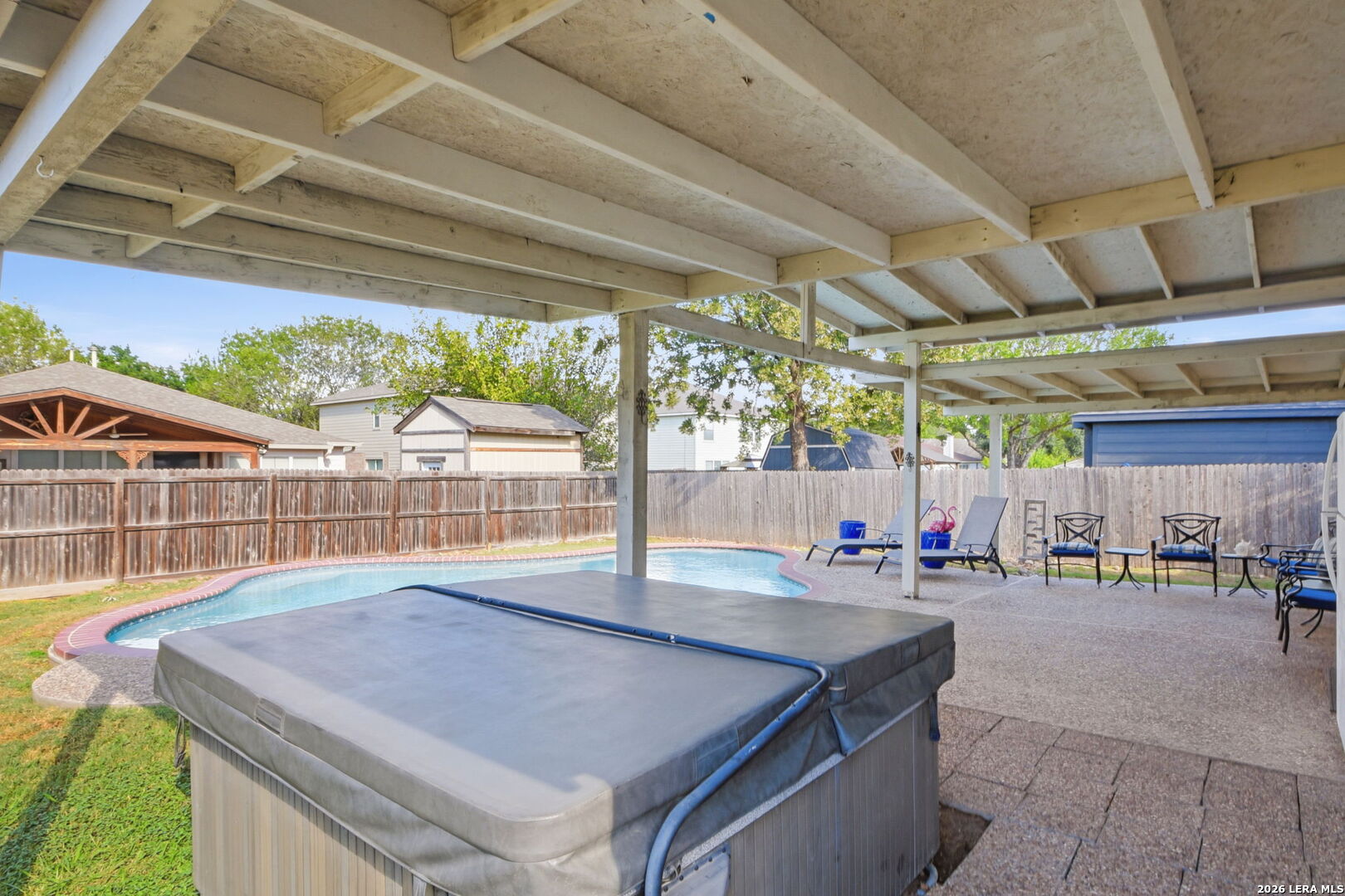 main property photo 32