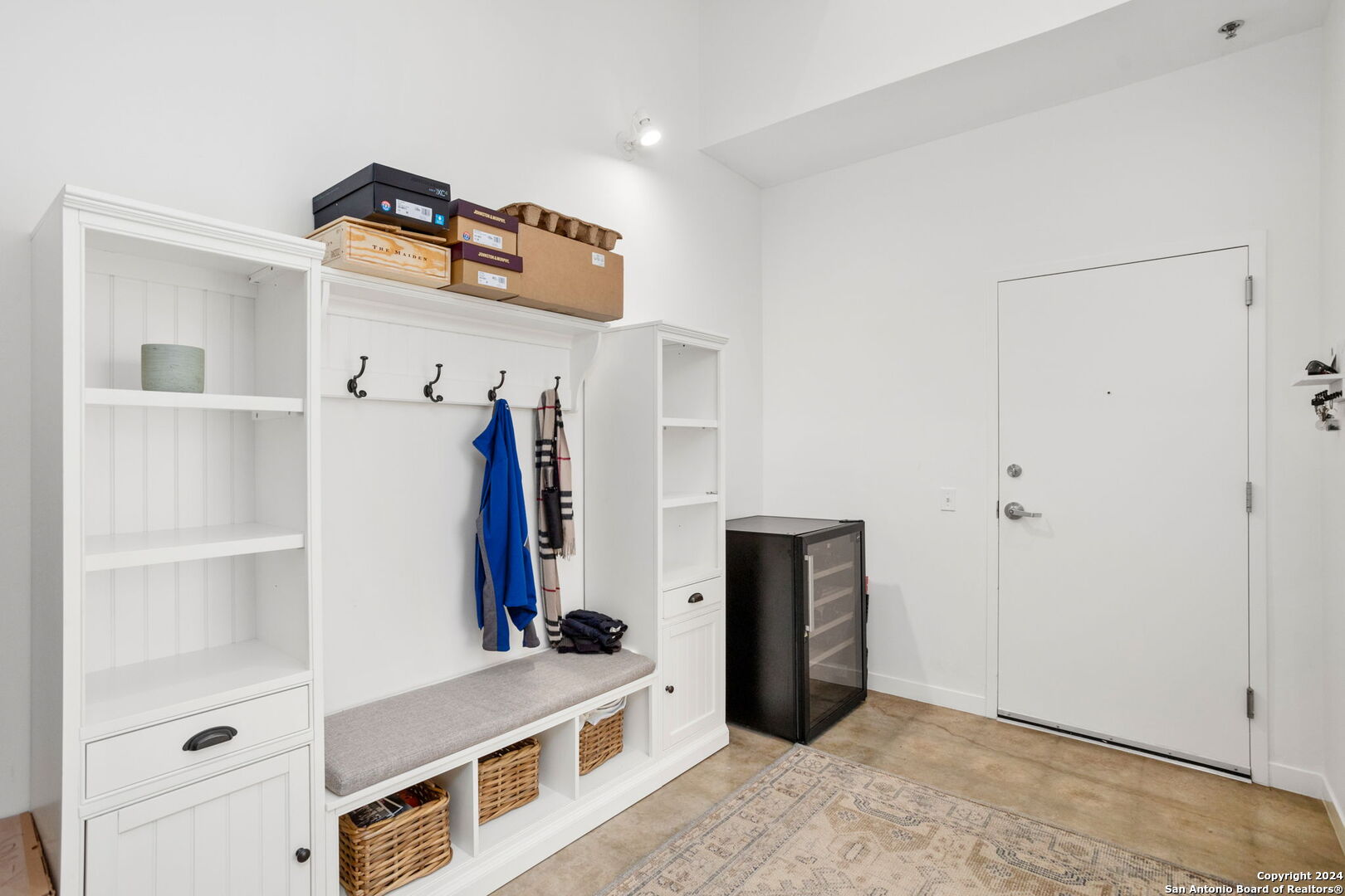 main property photo 18