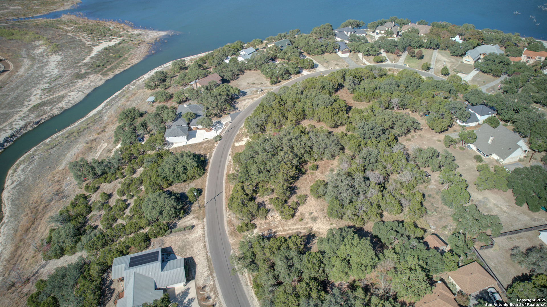 main property photo 9