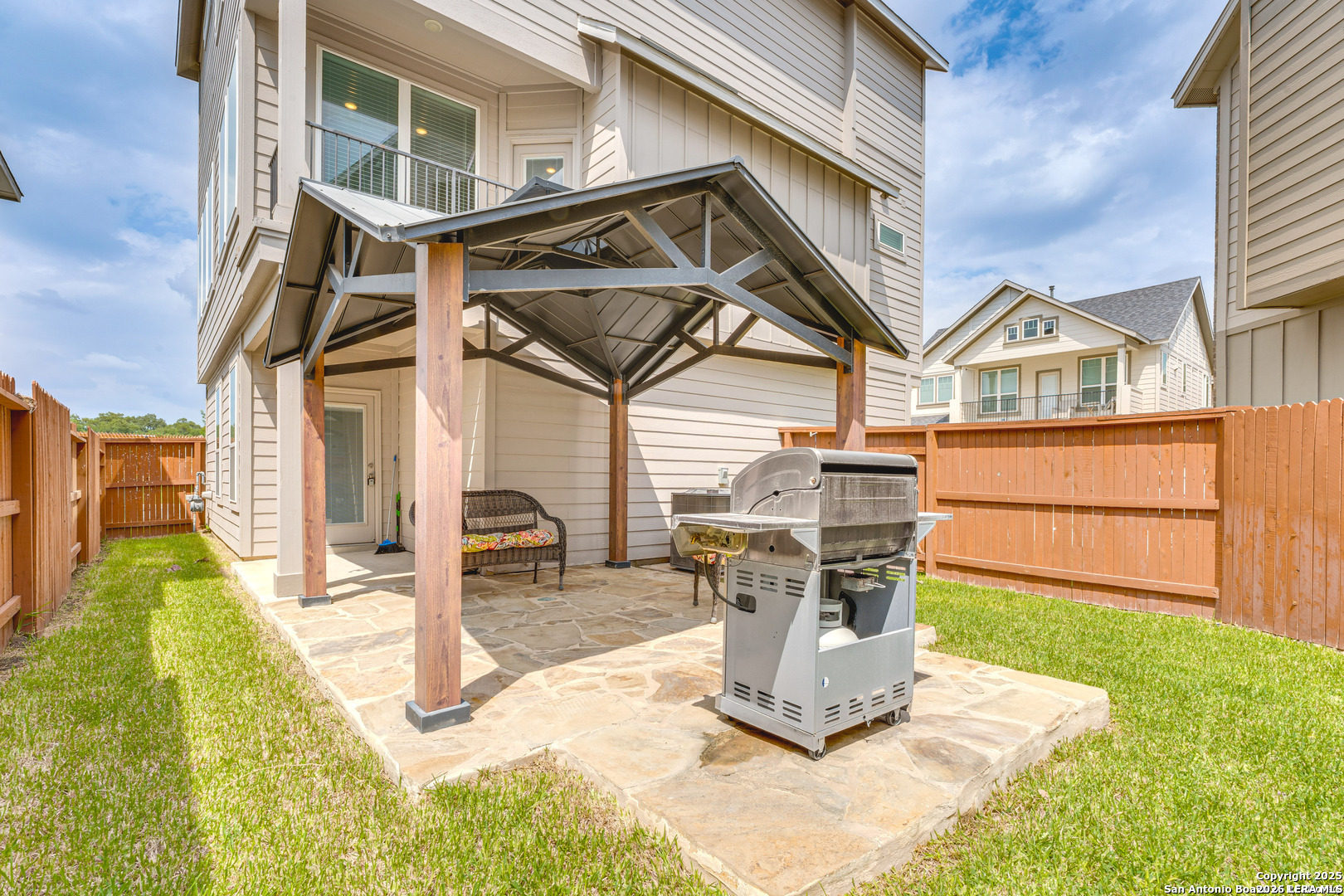 main property photo 22