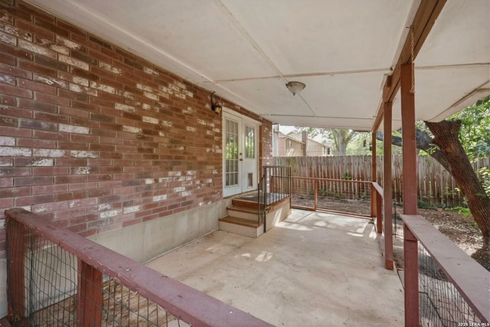 main property photo 28