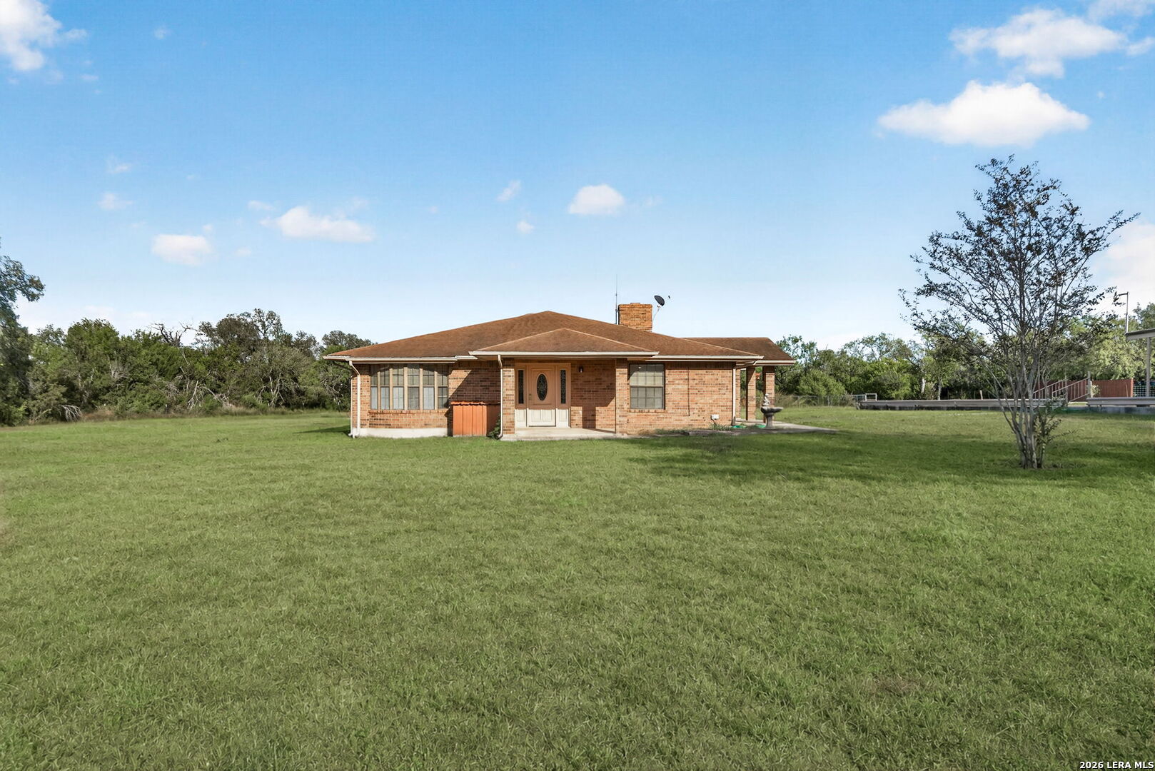 main property photo 4