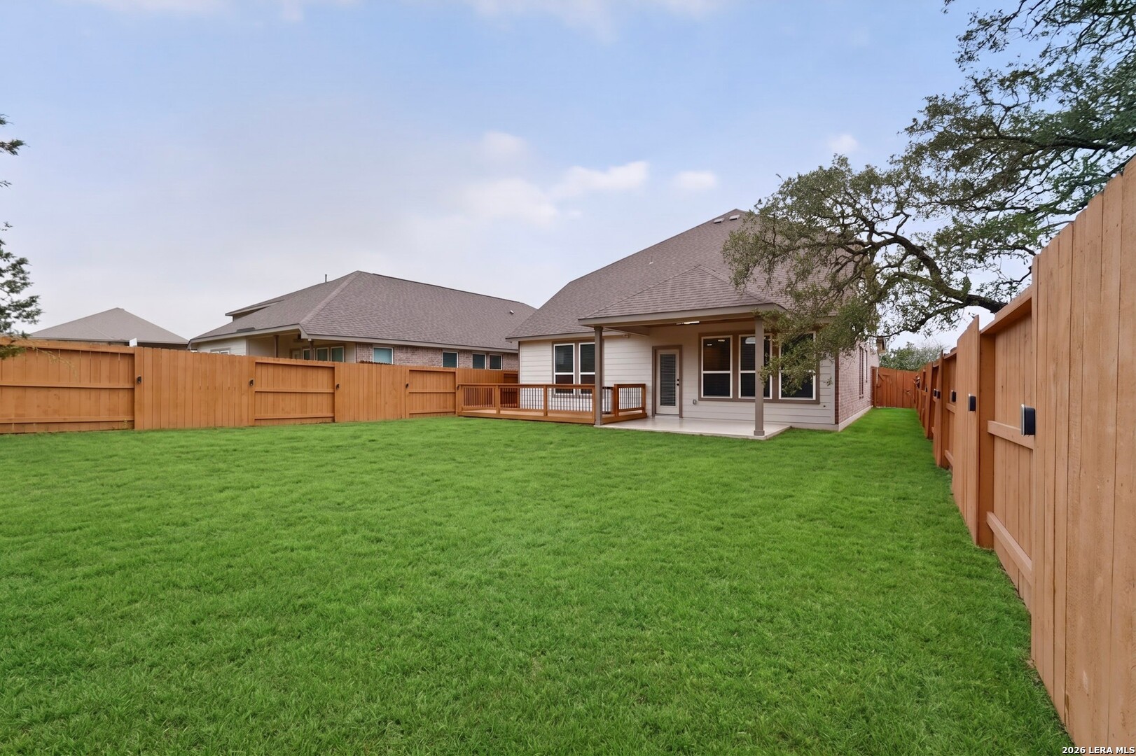 main property photo 40