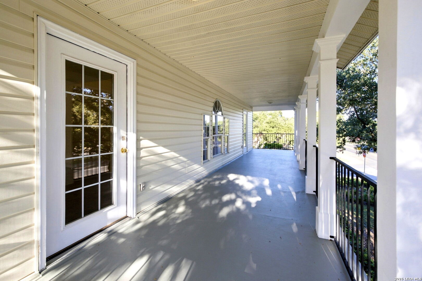 main property photo 33