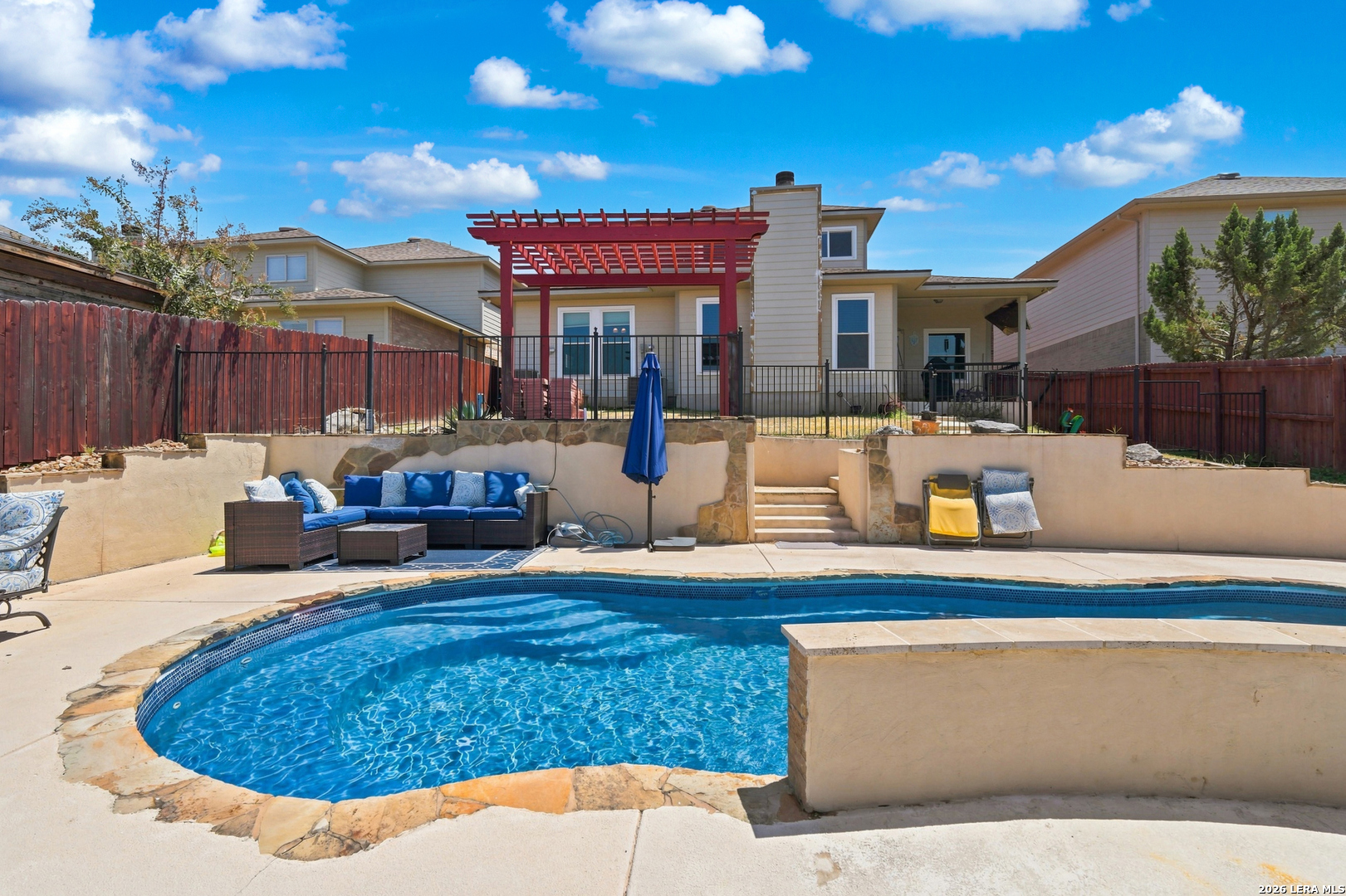 main property photo 28