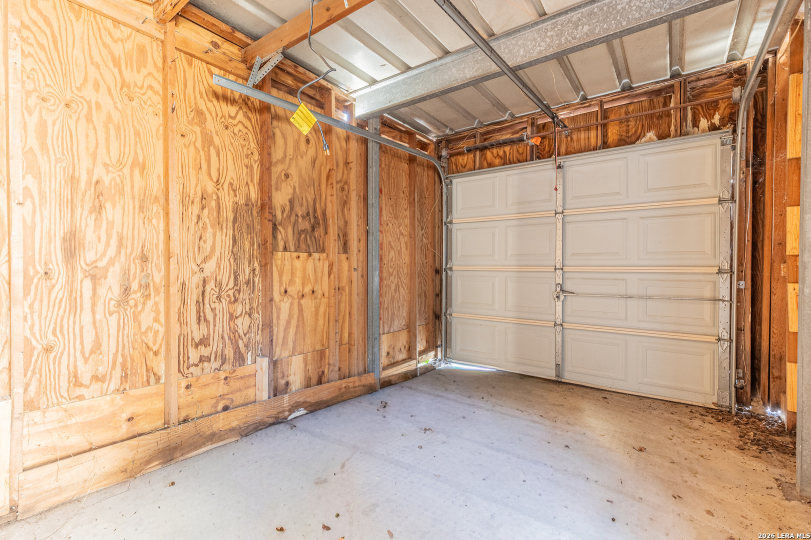 main property photo 28