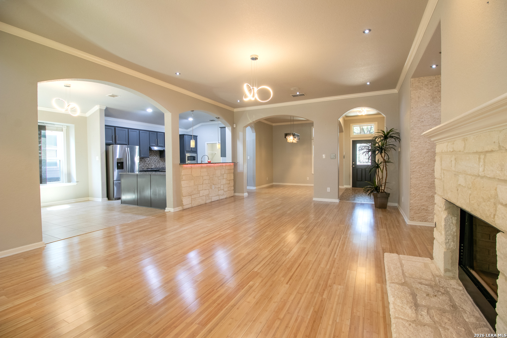 main property photo 9