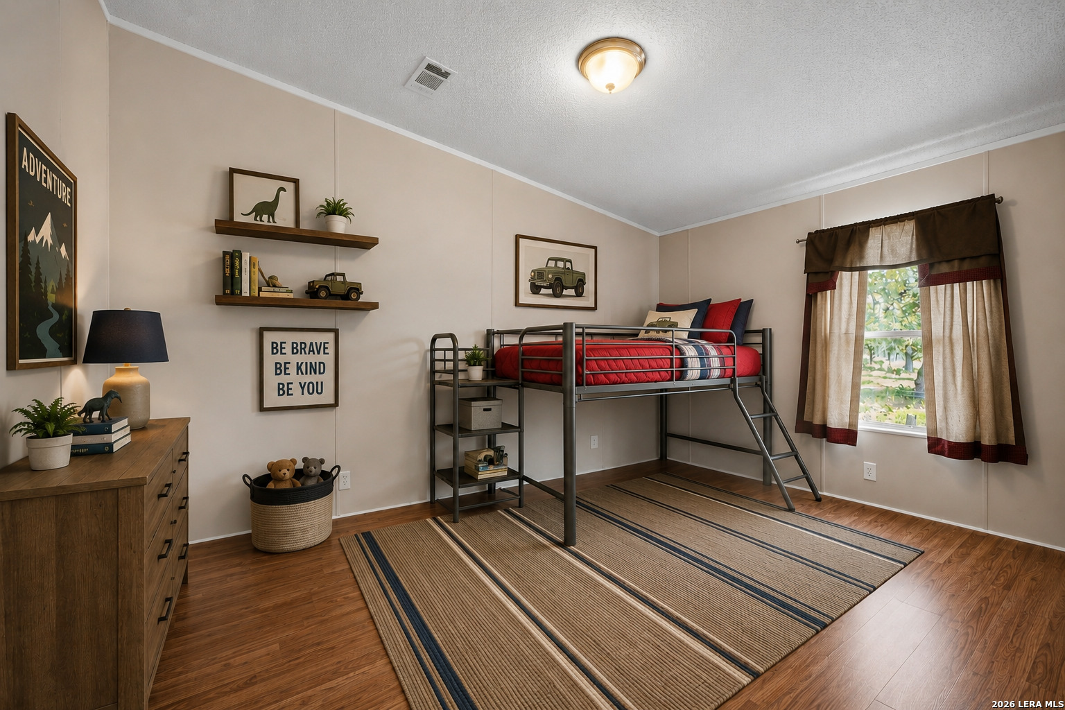 main property photo 17