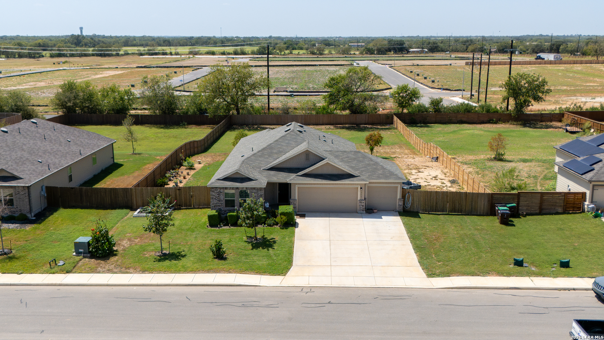 main property photo 24