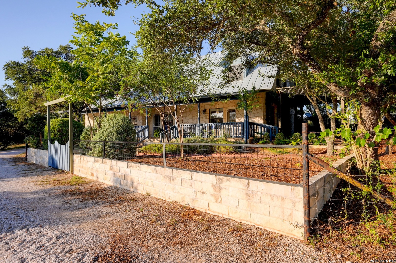 main property photo 28