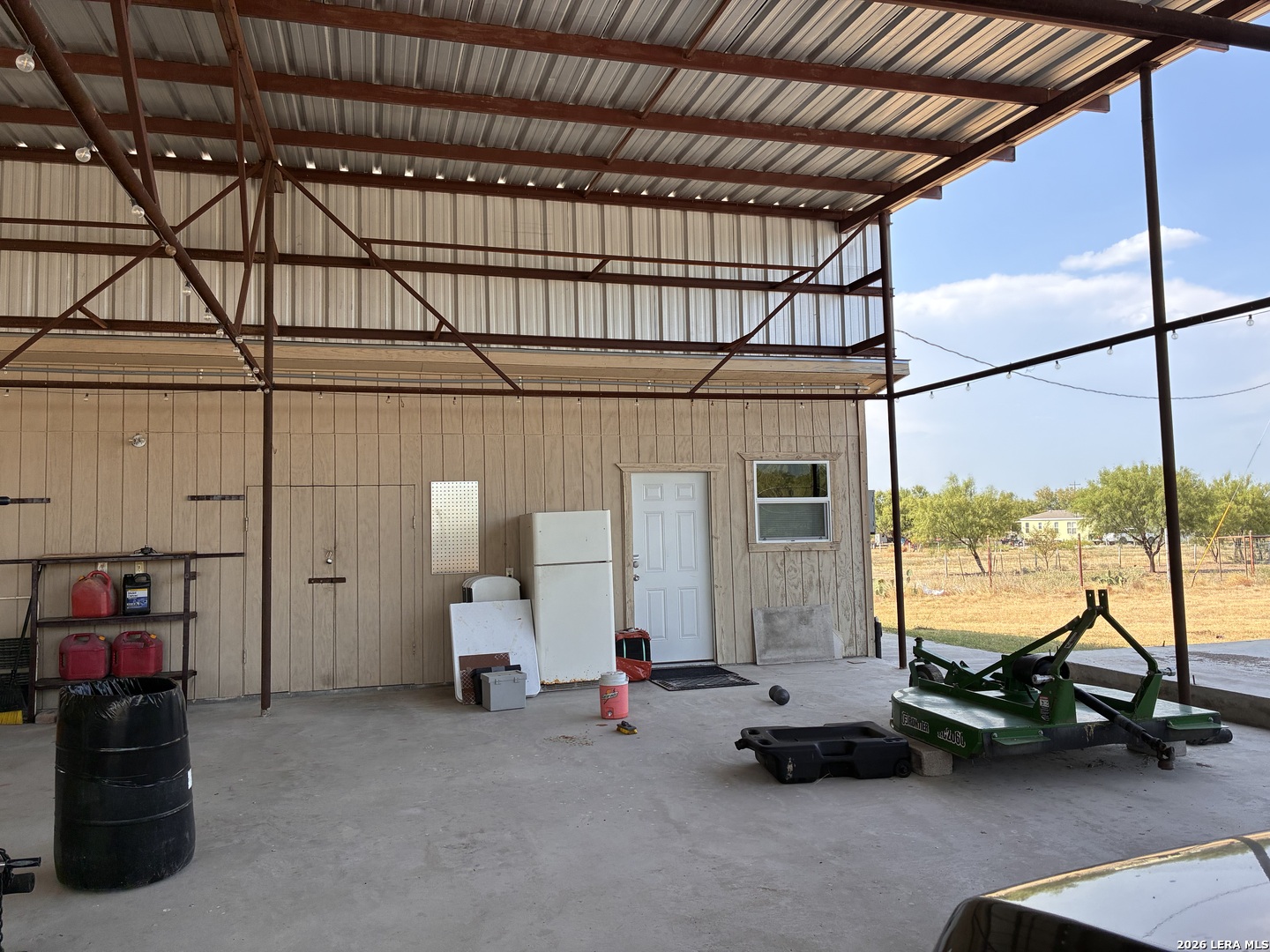 main property photo 9