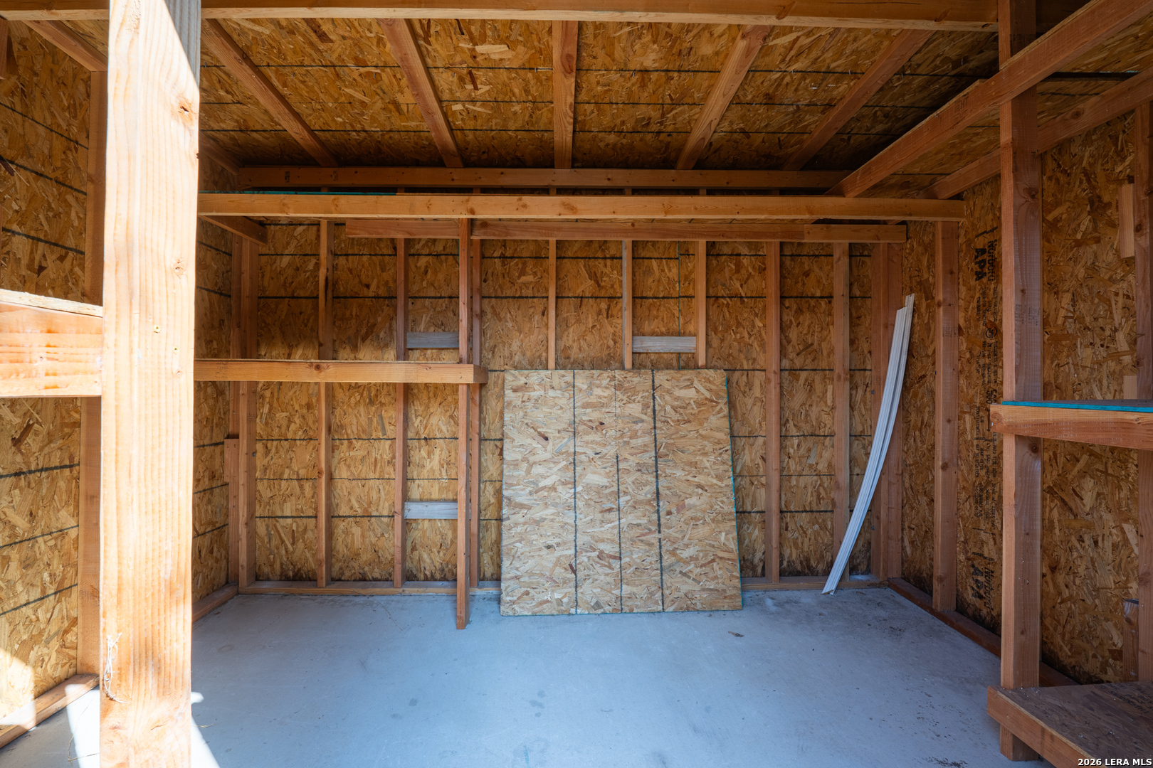 main property photo 25