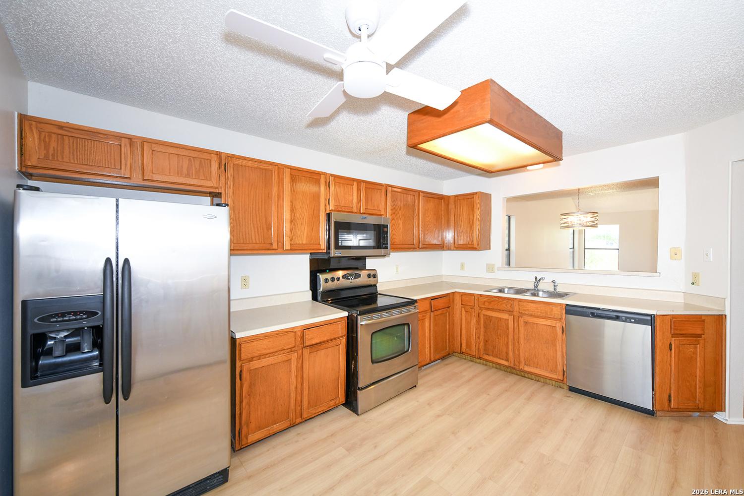 main property photo 13