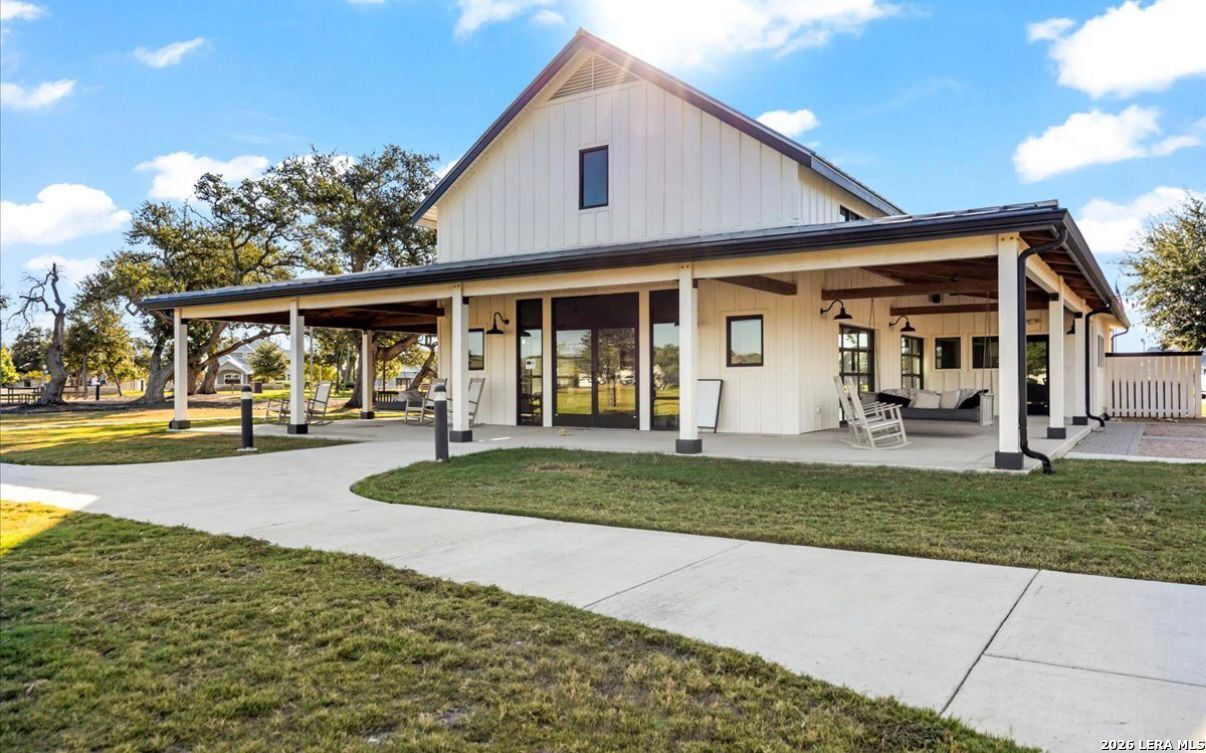 main property photo 40