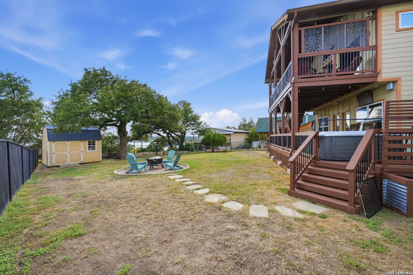 main property photo 40