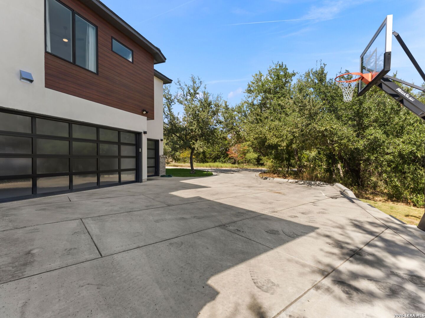 main property photo 79