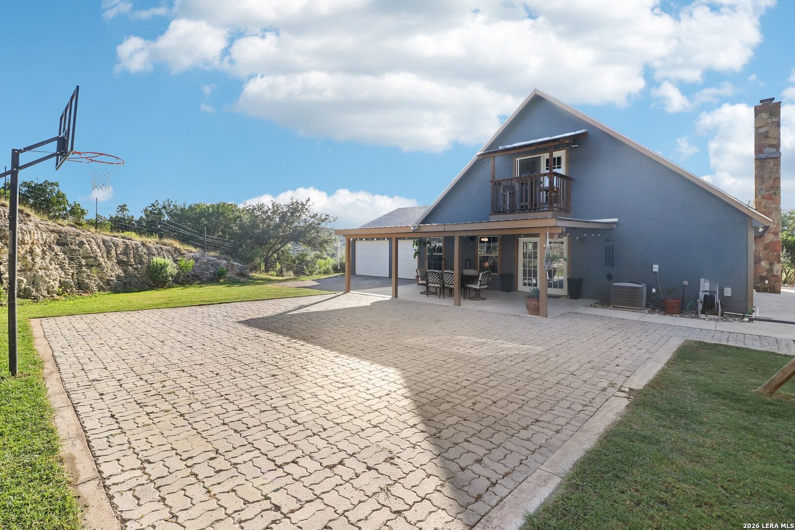 main property photo 10
