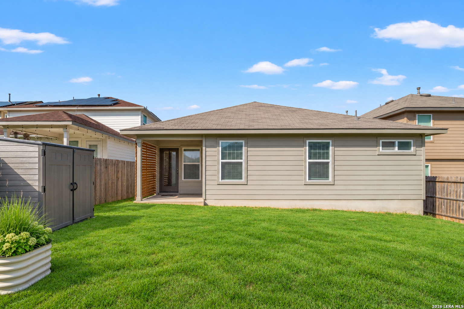 main property photo 16