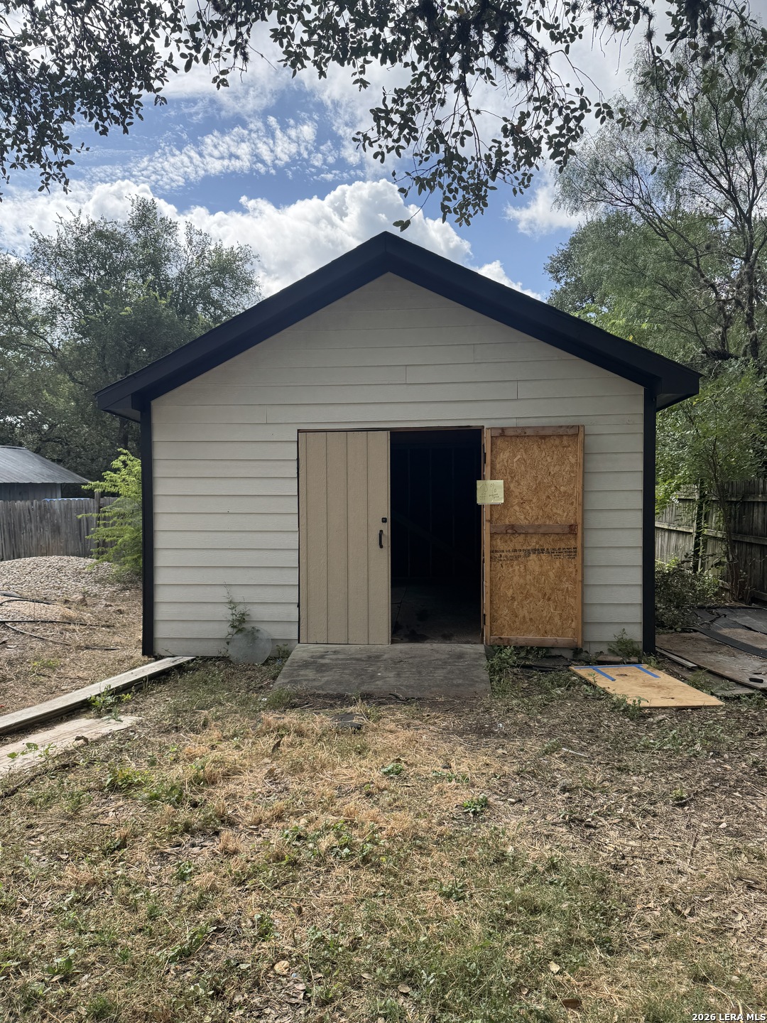 main property photo 22